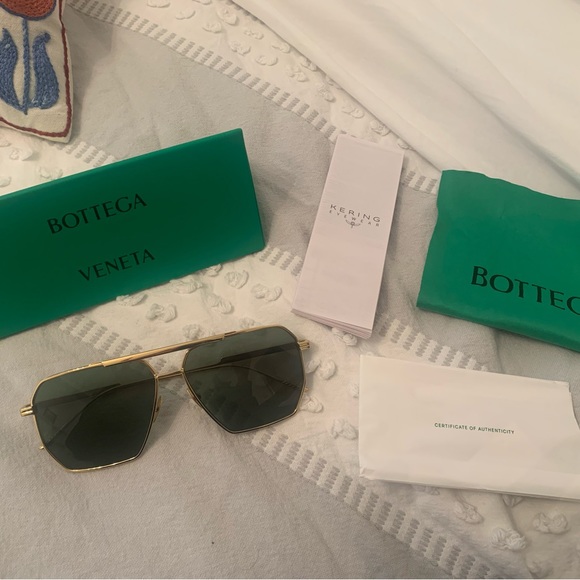 Bottega Venetta aviator sunglasses - Picture 4 of 7
